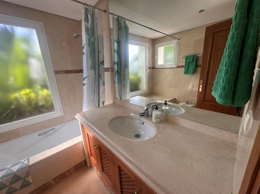 Costalita Beach Apartamento En Estepona Eksteriør bilde