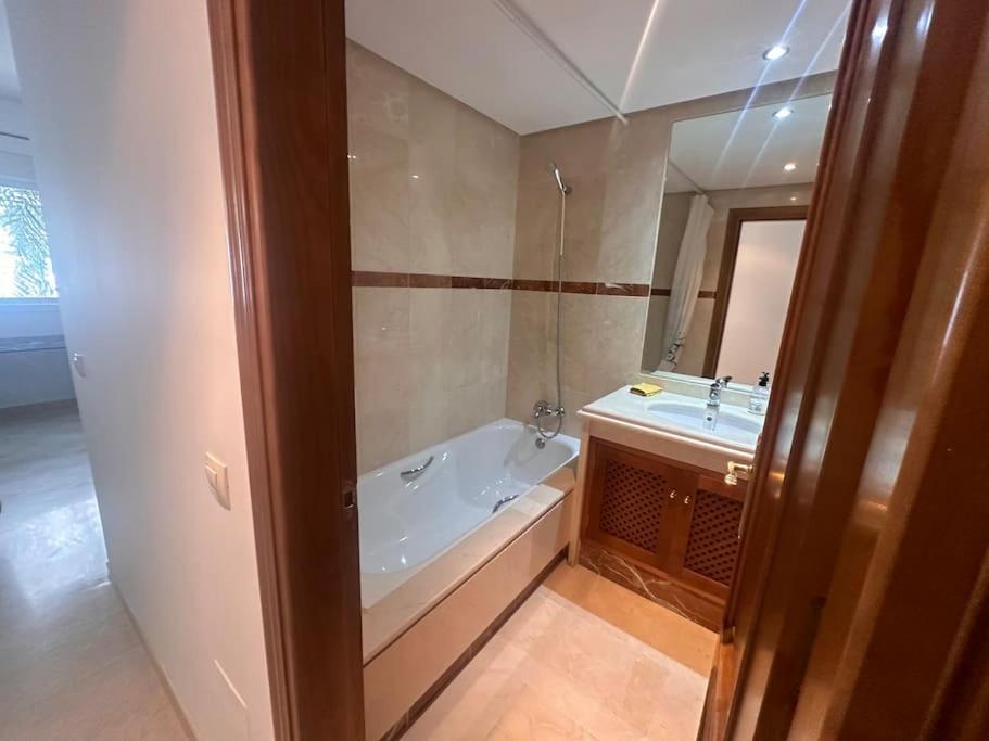 Costalita Beach Apartamento En Estepona Eksteriør bilde
